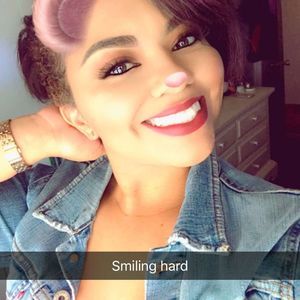 Meet your Posher, Dominique